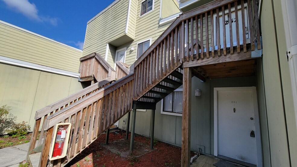 Primary Photo - 261 Scottsdale Sq