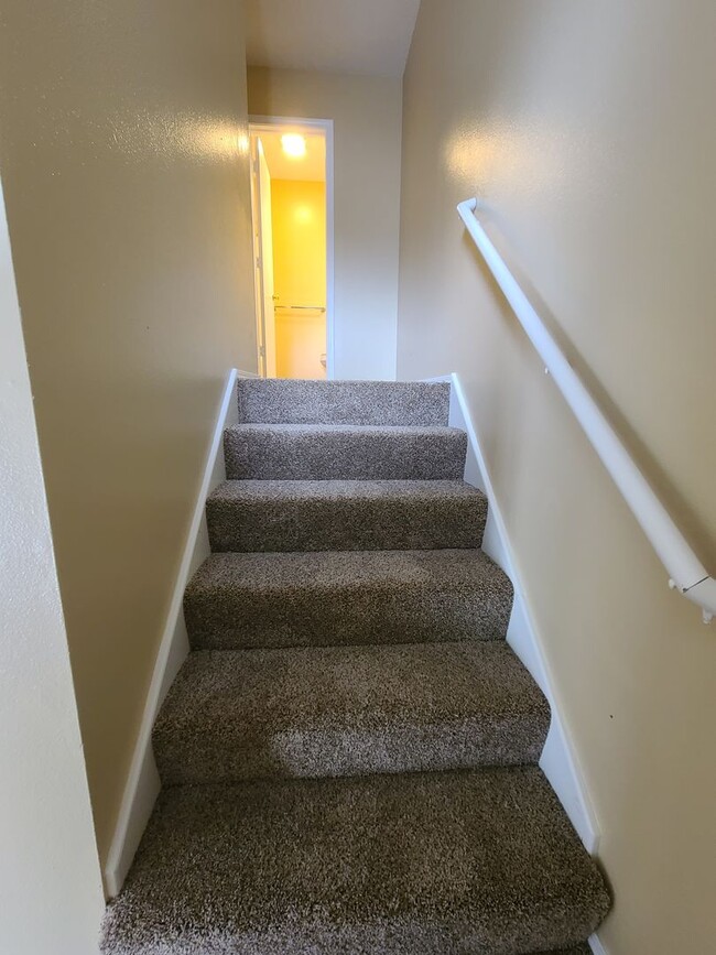 Building Photo - Magnolia Townhome