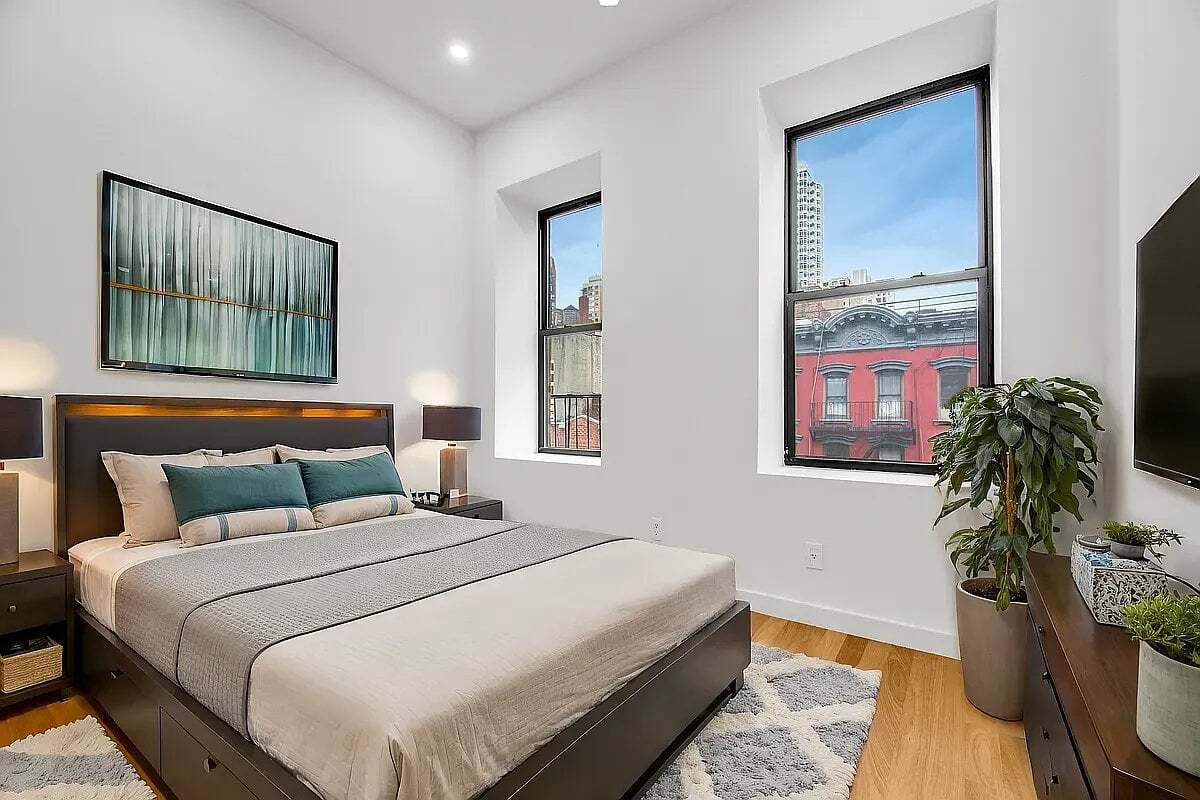 Building Photo - 117 First Avenue