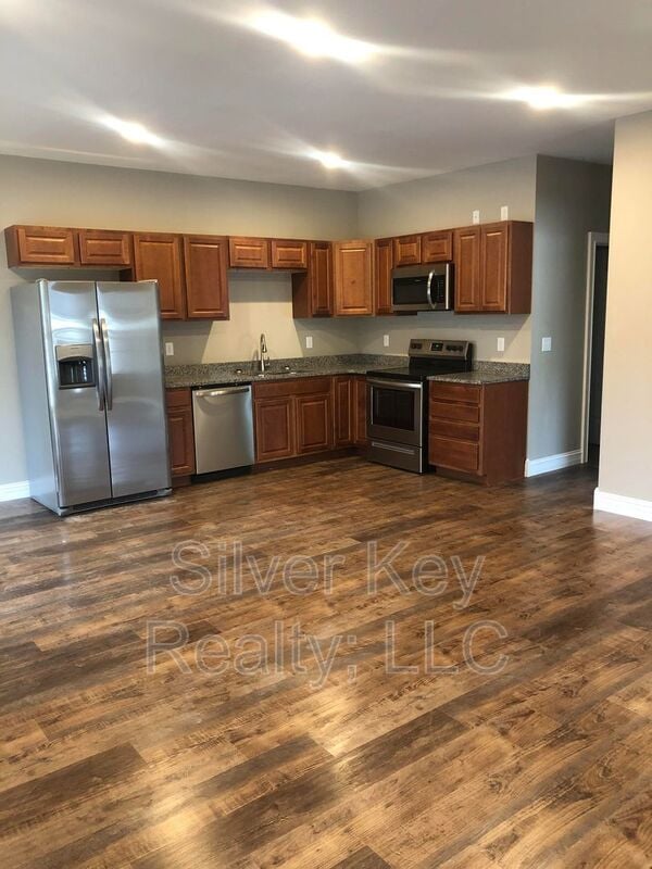 Building Photo - 427 Sterling Rd