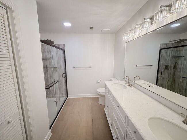 Building Photo - 104 Stratford Dr