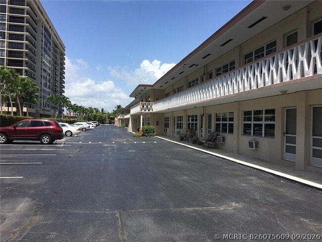 Building Photo - 2001 S Ocean Dr