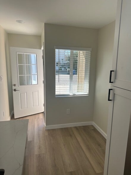 Building Photo - 251 Cross St