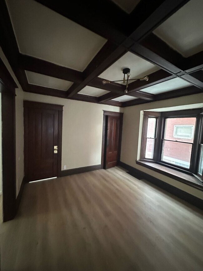 Building Photo - 37 Forester St