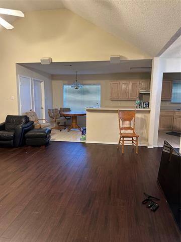 Building Photo - 554 Valley View Dr