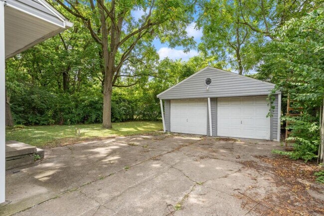 Building Photo - 3409 Barbee Dr