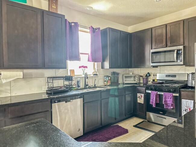 Building Photo - 6131 Morning Fern Ln