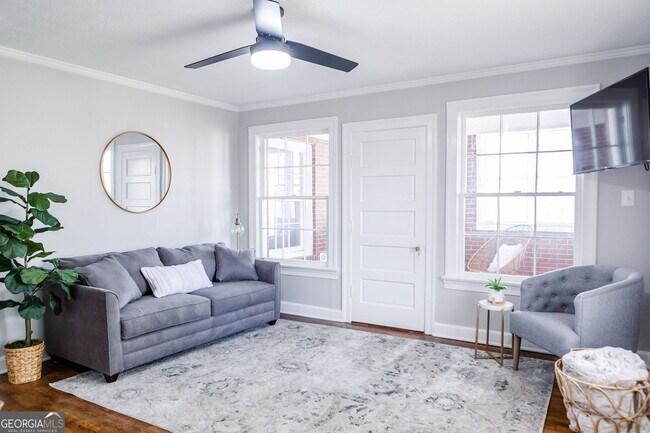 Building Photo - 111 E Screven St