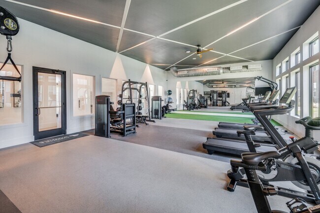 Primary Photo - 2201 Creekview Dr.