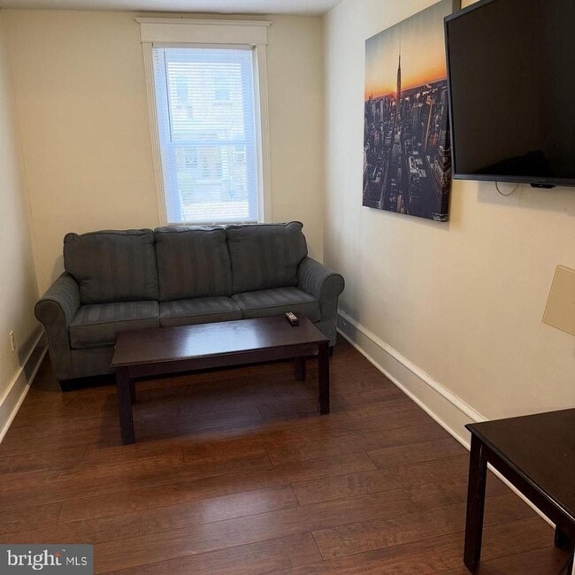 Building Photo - 929 Edgemore Rd