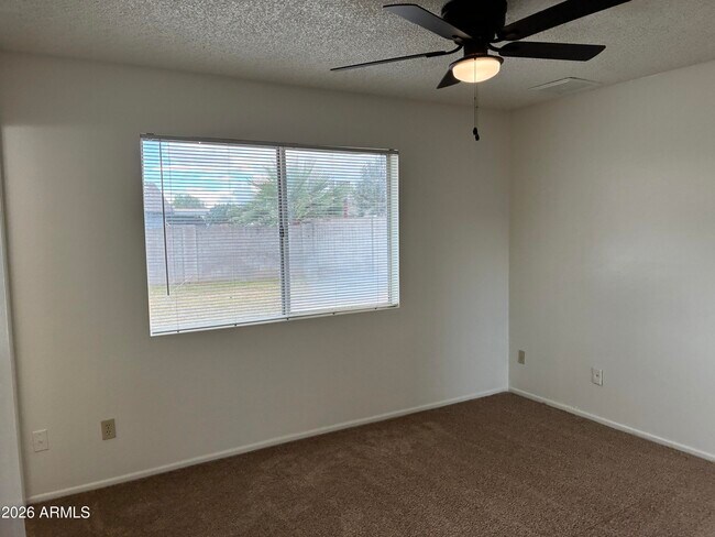 Building Photo - 4831 W Juniper Ave