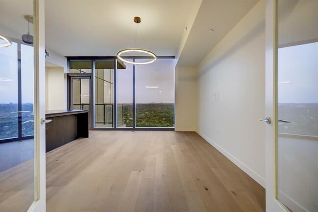 Building Photo - 44 East Ave