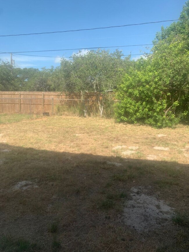 Building Photo - 2829 S Sea Dr