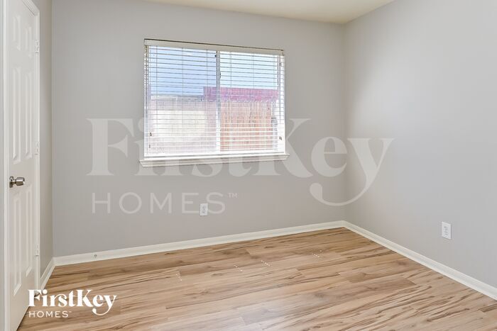 Building Photo - 28914 Stone Fox Dr