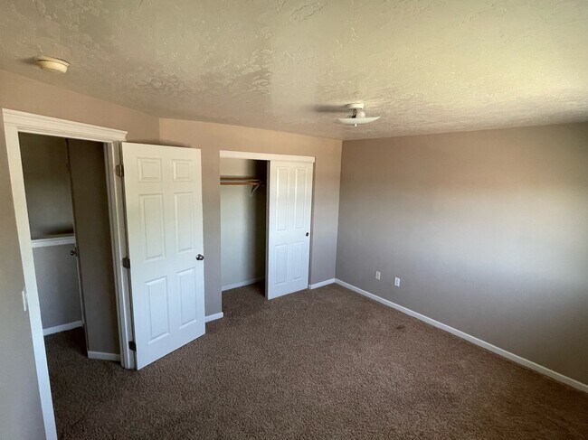 Bedroom 2 - 832 Umpqua St