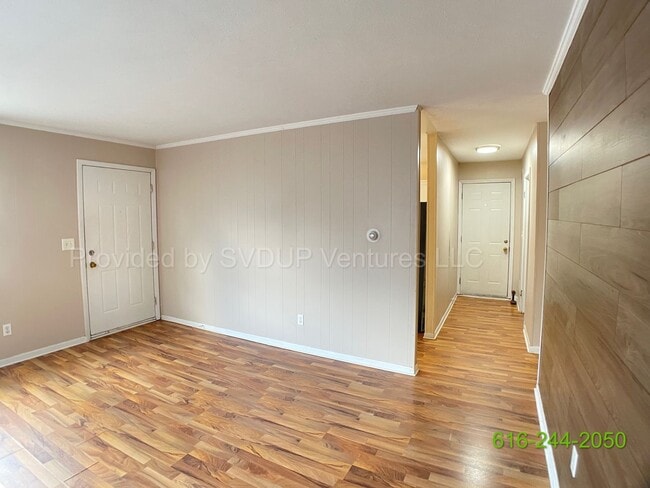 Building Photo - 3 Bedroom 1 Bathroom By Huff Park!!