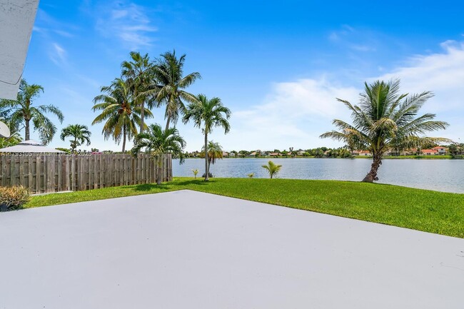 Building Photo - 6402 Buena Vista Dr