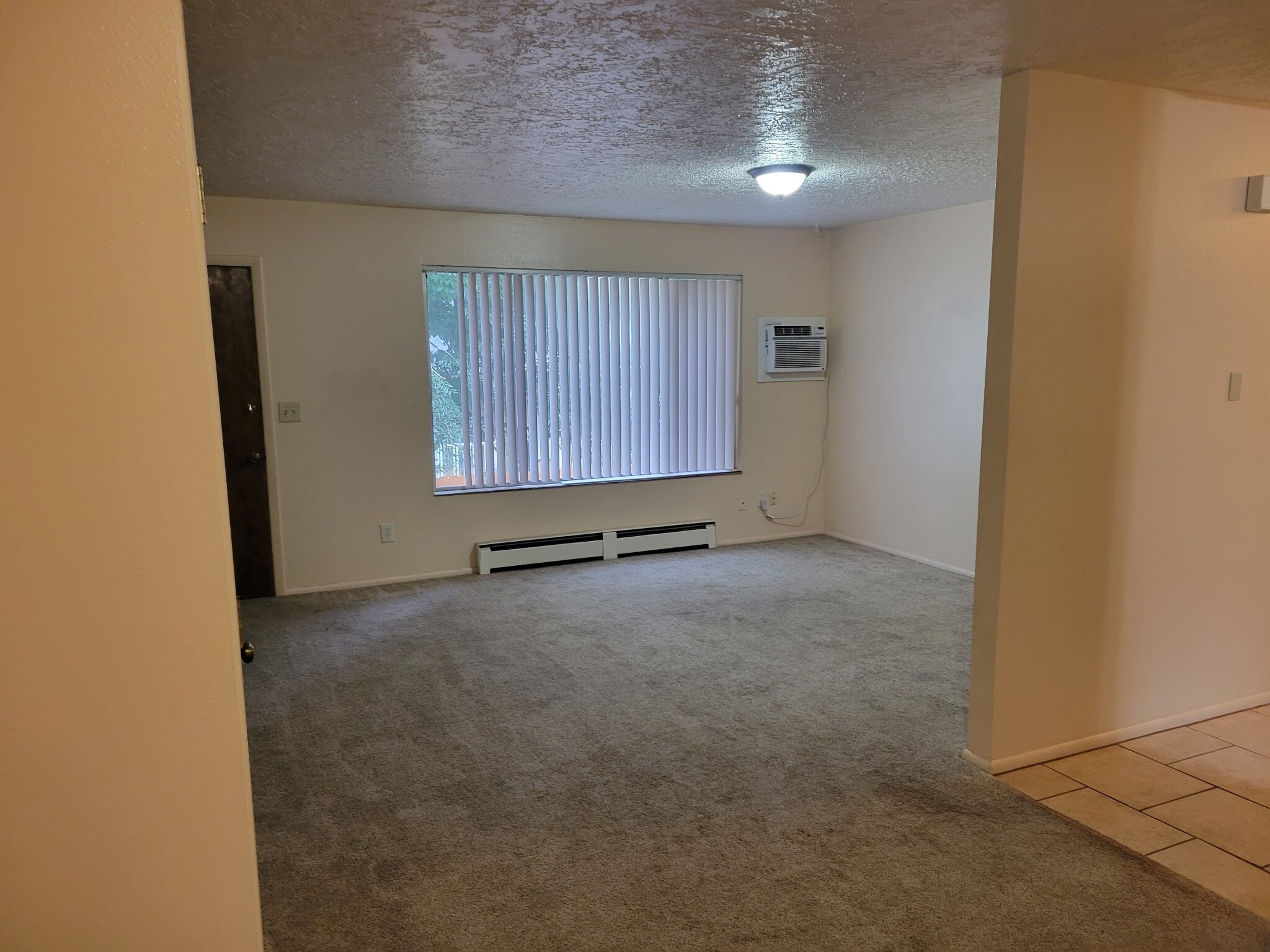 Building Photo - 426 W 200 S