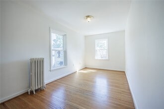 Building Photo - 257 Averill Ave