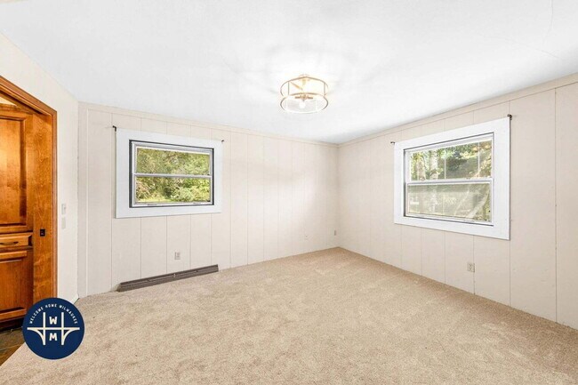 Building Photo - 15685 Brojan Dr
