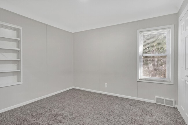 Building Photo - 3840 Bart Ave