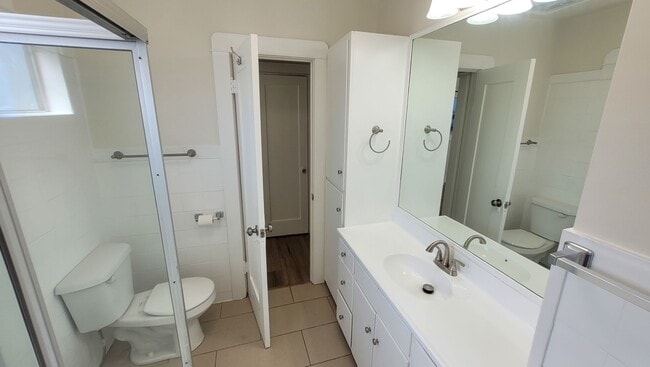 Building Photo - 2 Bed 1 Bath House in Historical Uptown Whittier Available Now!