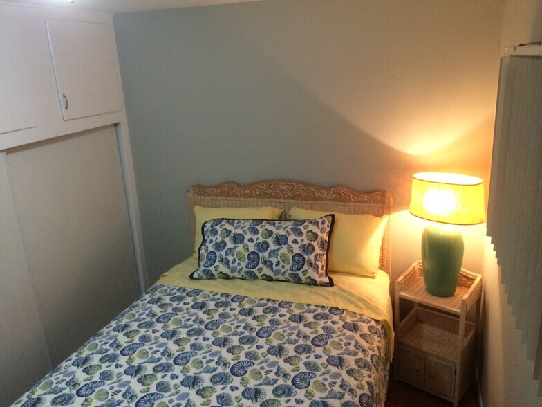 Building Photo - 536 39th W St