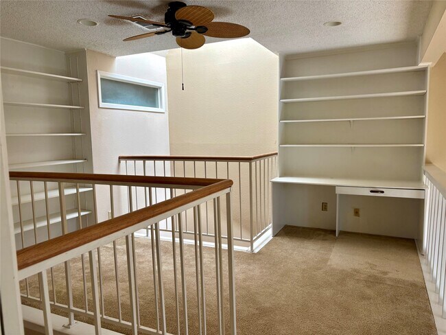 Building Photo - 18210 Bal Harbour Dr