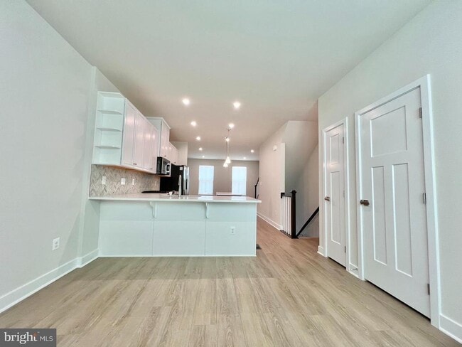 Building Photo - 4322 Ellipse Ter