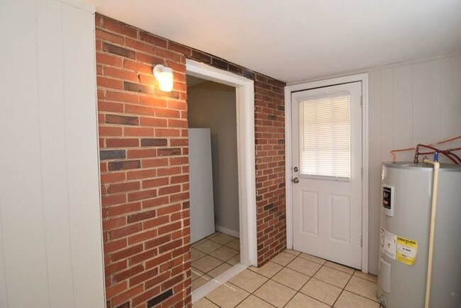 Building Photo - All-Electric 2 Bedroom Duplex - Section 8 OK