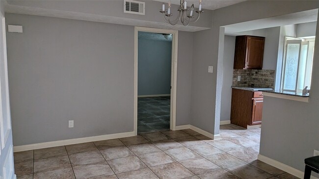 Building Photo - 8314 Beechnut St