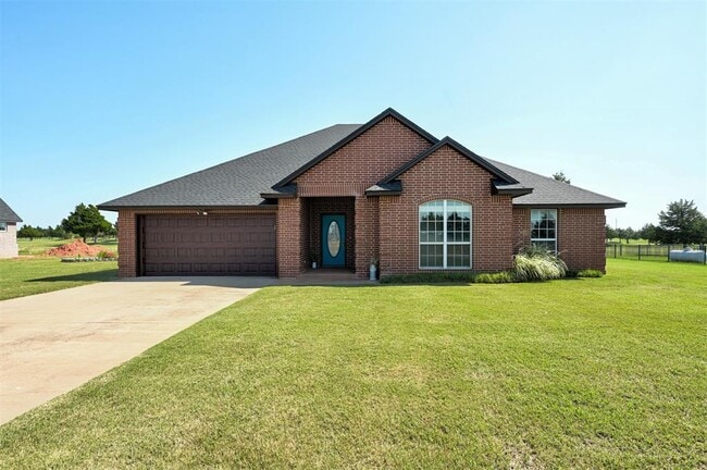 Building Photo - 1920 Fairway Dr