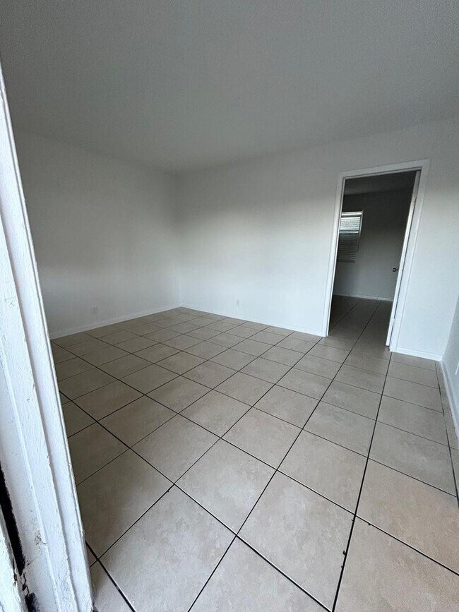 Building Photo - 123 Erie St