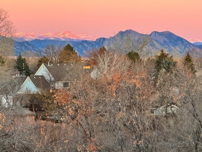 Building Photo - 8035 Lee Dr