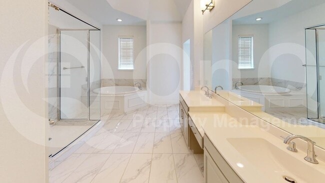 Building Photo - 2232 Southwick Dr