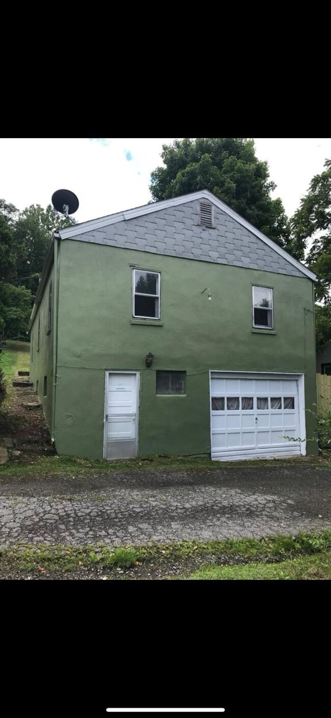 Building Photo - 706 1/2 Mason St