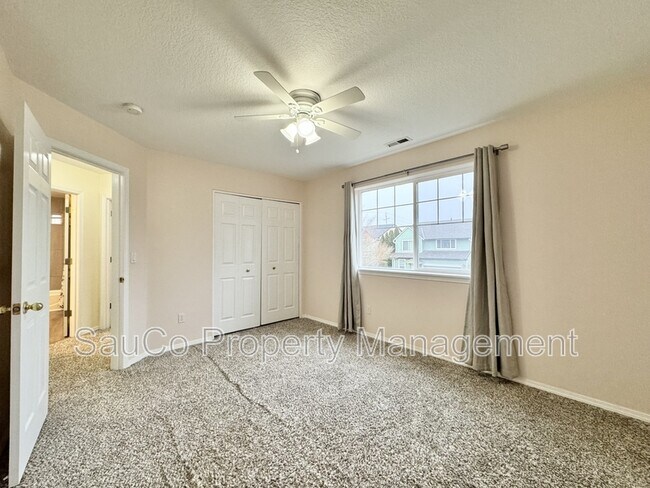 Building Photo - 255 NE 74th Ave