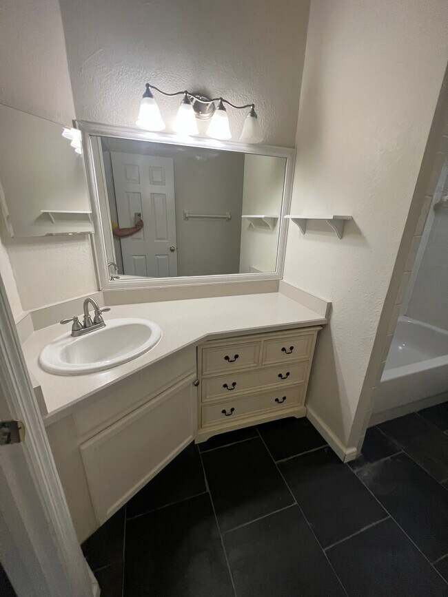 Building Photo - 13536 Embassy Park Ct