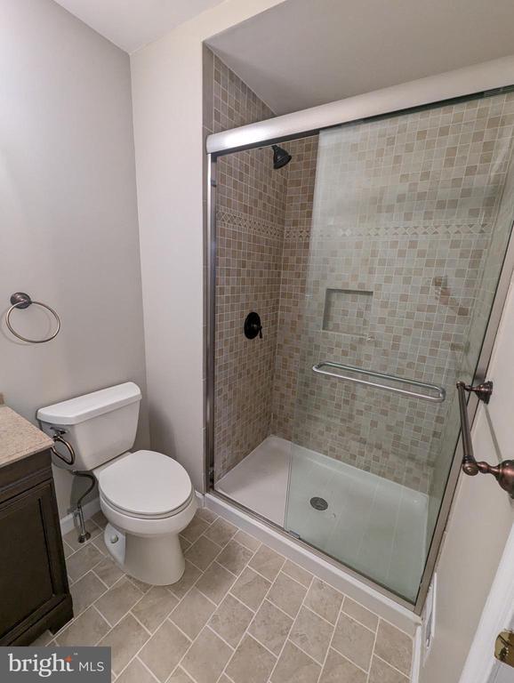 Building Photo - 988 Beechwood Pl