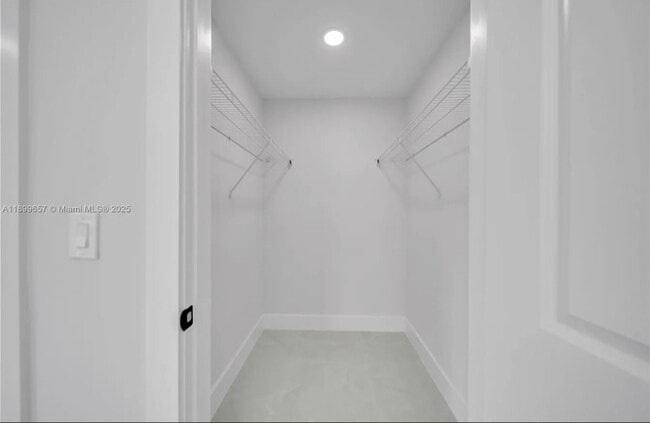 Building Photo - 513 Walter Gifford Ave S