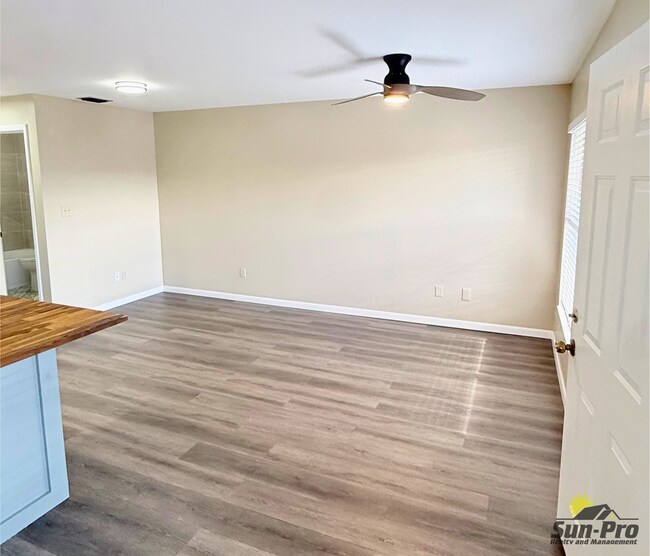 Building Photo - 108 Lacosta Ln