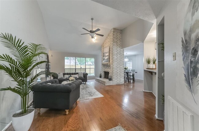 Building Photo - 5701 Village Arbour Dr