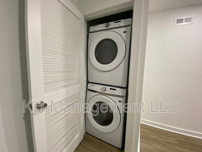 Building Photo - 3932-36 Mt Vernon St