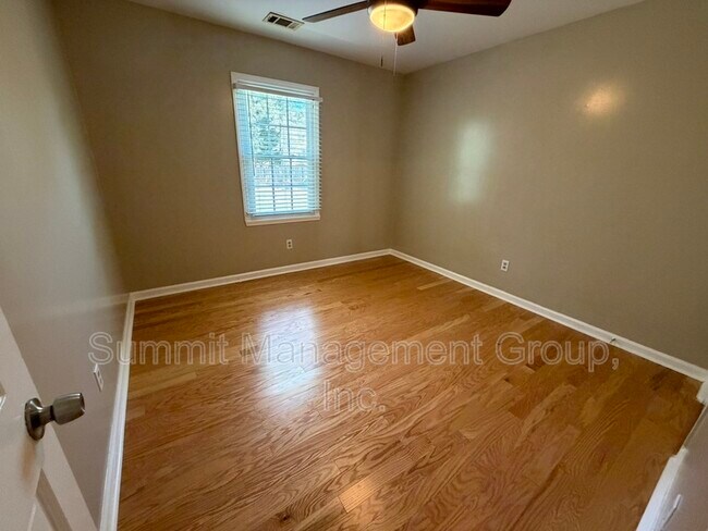 Building Photo - 1611 Ellington Rd SE