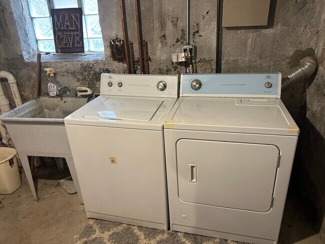 Building Photo - 1630 N Talman Ave