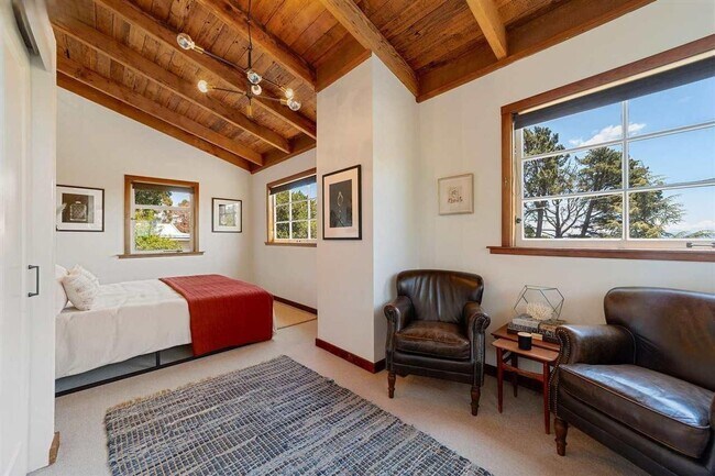 Building Photo - Beautiful Lincoln Heights Retreat W/ Chef’s Kitchen & Expansive Deck