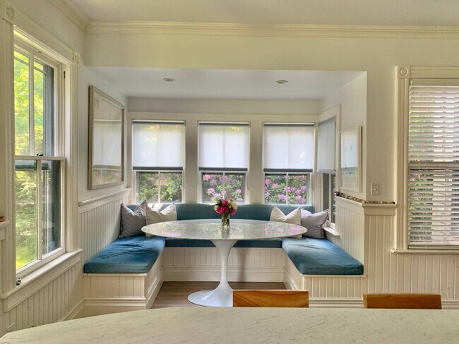 Building Photo - 81 Hampton St