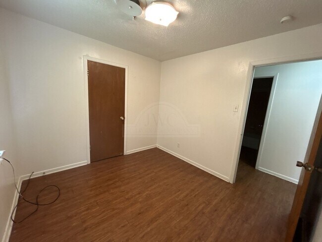 Building Photo - 1205 Kathey Dr