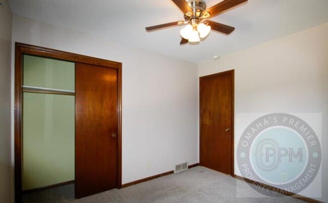 Building Photo - Discover a spacious 3Bd/2.5Ba home