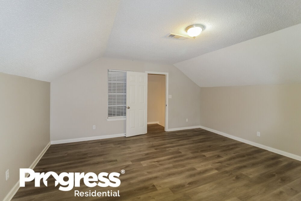 Building Photo - 3311 Royal Springs Ct